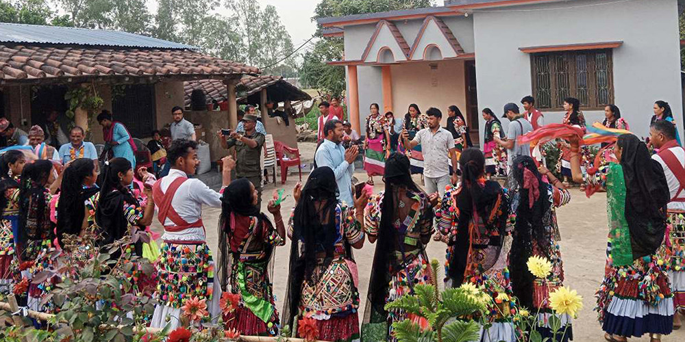परम्परागत होली पछ्याउँदै राना थारू समुदाय